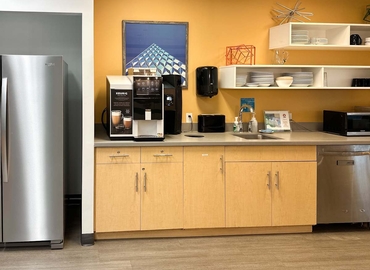 10 m² Coworking space  in Toronto North York, ON, 251 Consumers Road (M2J 4R3) - 9 | MatchOffice