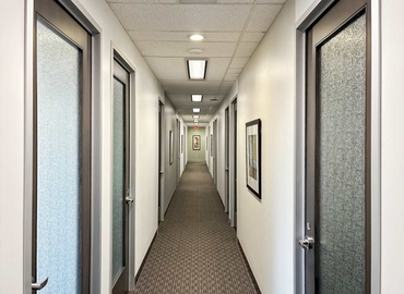 10 m² Coworking  in Toronto, 2 Bloor Street West (M4W 3E2) - 9 | MatchOffice.com