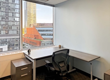 10 m² Co-working  in Toronto, 2 Bloor Street West (M4W 3E2) - 11 | MatchOffice.com