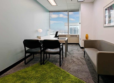 10 m² Shared workspace  in Mississauga, ON, 4 Robert Speck Parkway (L4Z 1S1) - 3 | MatchOffice.com
