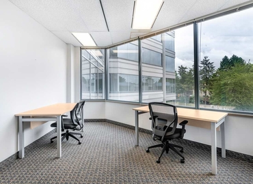 10 m² Shared workspace  in Richmond, BC, 5811 Cooney Road (V6X 3M1) - 3 | MatchOffice.com