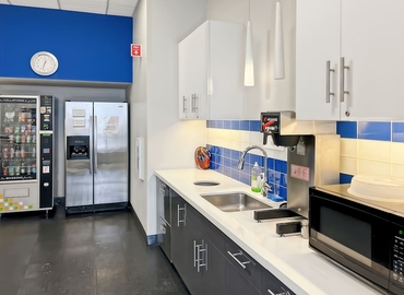 10 m² Shared workspace  in Pointe-Claire, QC, 6500 TransCanada Service Road (H9R 0A5) - 5 | MatchOffice.com