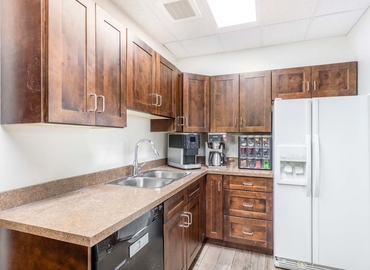 10 m² Shared workspace  in Calgary, AB, 1816 Crowchild Trail North West (T2M 3Y7) - 5 | MatchOffice