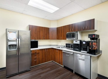 10 m² Shared workspace  in Burlington, ON, 4145 North Service Road (L7L 6A3) - 5 | MatchOffice.com