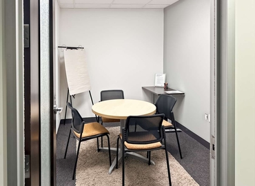 10 m² Shared workspace  in Mississauga, ON, 90 Burnhamthorpe Road West (L5B 3C3) - 8 | MatchOffice.com