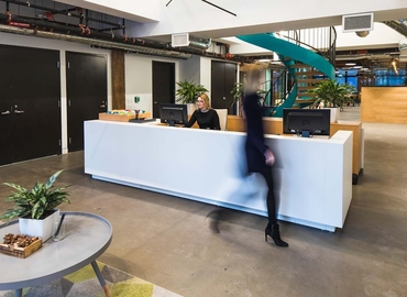 10 m² Business space in Toronto, 180 John Street (M5T 1X5) - 1 | MatchOffice.com