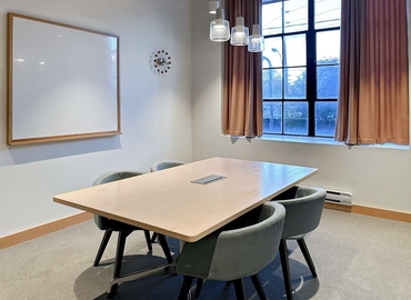 10 m² Business space in Toronto, 1655 Dupont St. (M6P 3T1) - 9 | MatchOffice.com