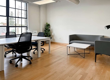10 m² Co-working  in Toronto, 1655 Dupont St. (M6P 3T1) - 6 | MatchOffice.com