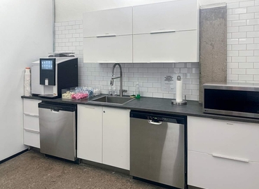 10 m² Co-working  in Toronto, 235 Carlaw Avenue (M4M 2S1) - 12 | MatchOffice.com