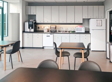 10 m² Serviced office in Richmond, BC, 13353 Commerce Parkway (V6V 3A1) - 5 | MatchOffice