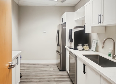 10 m² Business park in Toronto, 125 Commerce Valley Dr W (L3T 7W4) - 5 | MatchOffice