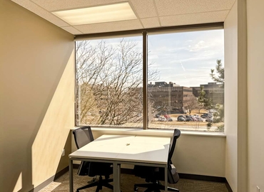 10 m² Coworking space  in Mississauga, ON, 6700 Century Ave (L5N 6A4) - 3 | MatchOffice.com