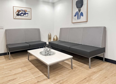 Virtual address in Winnipeg, MI, 93 Lombard Ave (R3B 3B1) - 4 | MatchOffice