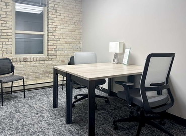 10 m² Shared workspace  in Winnipeg, MI, 93 Lombard Ave (R3B 3B1) - 3 | MatchOffice.com