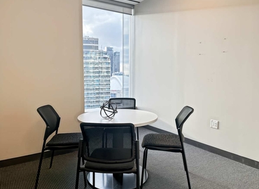 10 m² Shared workspace  in Toronto, 88 Queens Quay West (M5J 0B8) - 10 | MatchOffice.com