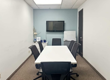 10 m² Shared workspace  in Burlington, ON, 4145 North Service Road (L7L 6A3) - 9 | MatchOffice.com