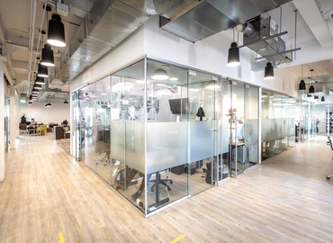 1858 m² Coworking  in Toronto Etobicoke, ON, Thirtieth Street 146 (M8W 3C4) - 3 | MatchOffice