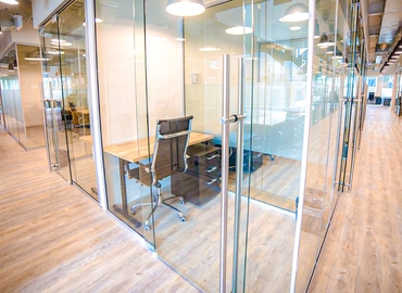 1858 m² Co-working  in Toronto Etobicoke, ON, Thirtieth Street 146 (M8W 3C4) - 42 | MatchOffice.com