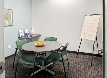 Virtual office space in Oakville, ON, 2010 Winston Park Drive (L6H 5R7) - 9 | MatchOffice.com