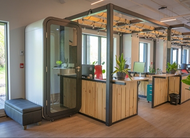 15 m² Shared workspace  in Montreal, QC, Rue Saint-Patrick 2727 (H3K 0A8) - 1 | MatchOffice.com