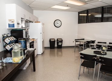 279 m² Business park property up for rent in Burlington, ON, 5063 North Service Road (L7L 5H6) - 9 | MatchOffice