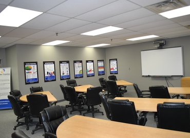 200 m² Business space in Ottawa, ON, Bongard Avenue 70 (K2E 6V2) - 1 | MatchOffice