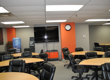 200 m² Business center in Ottawa, ON, Bongard Avenue 70 (K2E 6V2) - 2 | MatchOffice.com
