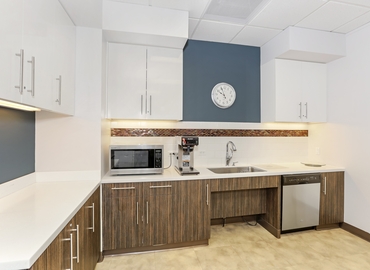 250 m² Serviced office building up for rent in Houston Central, TX, One Riverway (77056) - 8 | MatchOffice.com