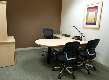 250 m² Business space place available to rent in Oak Brook, IL, 700 Commerce Drive (60523) - 8 | MatchOffice.com