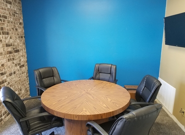 269 m² Convention center in Topeka, KS, 2611 sw 17th st (66604) - 0 | MatchOffice.com