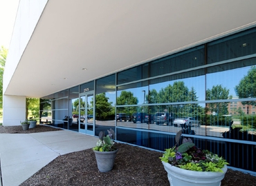 400 m² Business center in Chicago, IL, 27475 Ferry Road Warrenvill (60555) - 4 | MatchOffice.com