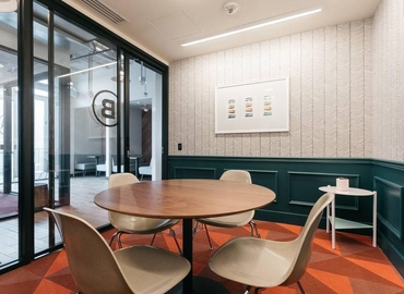 50 m² Business park in Los Angeles, CA, 925 N La Brea Ave (90038) - 1 | MatchOffice