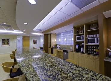 250 m² Shared workspace  in Addison, TX, 15455 Dallas Parkway (75001) - 6 | MatchOffice.com