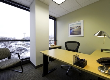 250 m² Shared workspace  in Brookfield, WI, 200 South Executive Drive (53005) - 3 | MatchOffice.com