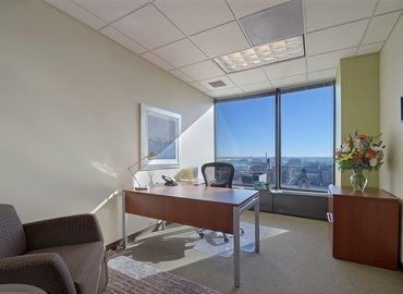 250 m² Coworking space  in Milwaukee, WI, 250 East Wisconsin Avenue (53202) - 3 | MatchOffice.com