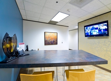 250 m² Coworking  in Houston Central, TX, 3200 Southwest Freeway (77027) - 3 | MatchOffice.com