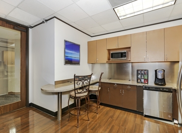 250 m² Shared workspace  in Houston Central, TX, 3730 Kirby Drive (77098) - 8 | MatchOffice