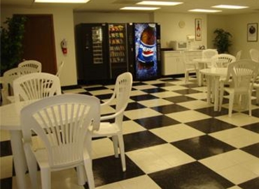 5000 m² Co-working  in Aurora, IL, 1444 N. Farnsworth Avenue (60505) - 5 | MatchOffice