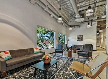 250 m² Shared workspace  in Chicago, IL, 5113 South Harper (60615) - 2 | MatchOffice.com