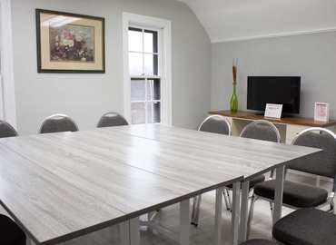 17 m² Co-working  in Cleveland, OH, Churchill Hubbard Road 985 (44505) - 1 | MatchOffice.com