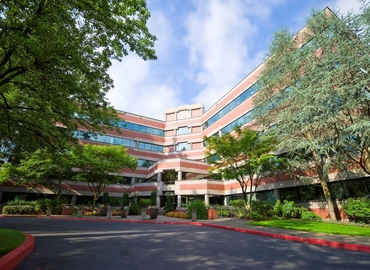 250 m² Shared workspace  in Lake Oswego, 5 Centerpointe Drive (97035) - 8 | MatchOffice.com