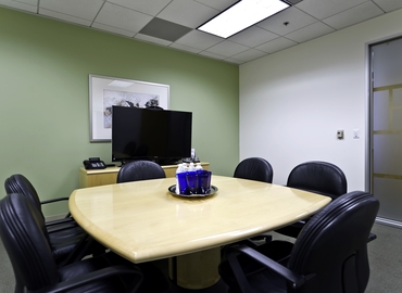 250 m² Co-working  in Woodland Hills, CA, 6303 Owensmouth Ave (91367) - 3 | MatchOffice
