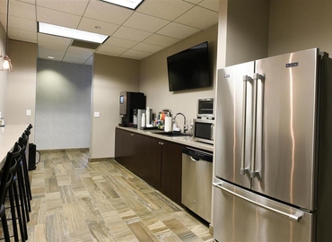 150 m² Coworking space  in Schaumburg, IL, 1901 North Roselle Road (60195) - 3 | MatchOffice.com