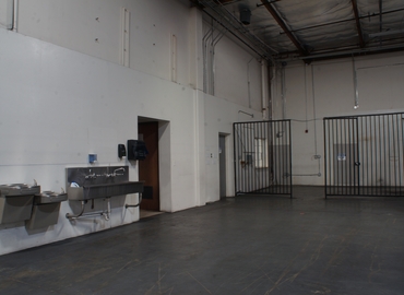 5759 m² Business center in Los Angeles, CA, 19201 S Reyes Ave (90221) - 25 | MatchOffice