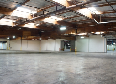 5759 m² Business park in Los Angeles, CA, 19201 S Reyes Ave (90221) - 32 | MatchOffice