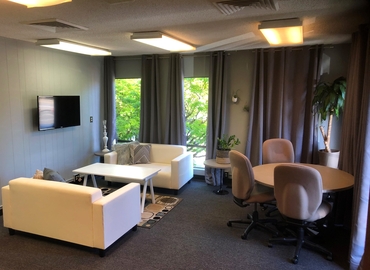 40 m² Serviced office place up for rent in Portland, Southwest Barbur Boulevard 8959 (97219) - 1 | MatchOffice