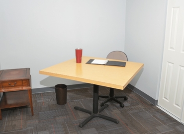 20 m² Convention center in Cleveland, OH, Churchill Hubbard Road 985 (44505) - 8 | MatchOffice