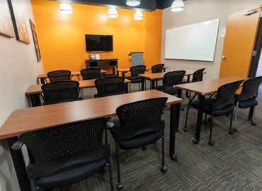 600 m² Convention center in Woodbury, MN, 2042 Wooddale Drive (55125) - 0 | MatchOffice.com