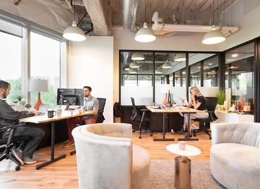 500 m² Business park property available to rent in Austin, TX,  10900 Stonelake Boulevard  (78759) - 11 | MatchOffice.com