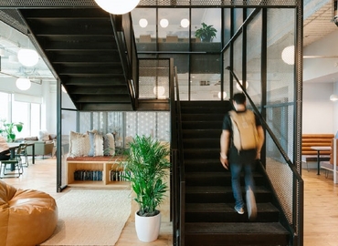 200 m² Shared workspace  in Houston Central, TX, 2700 Post Oak Blvd  (77056) - 1 | MatchOffice.com